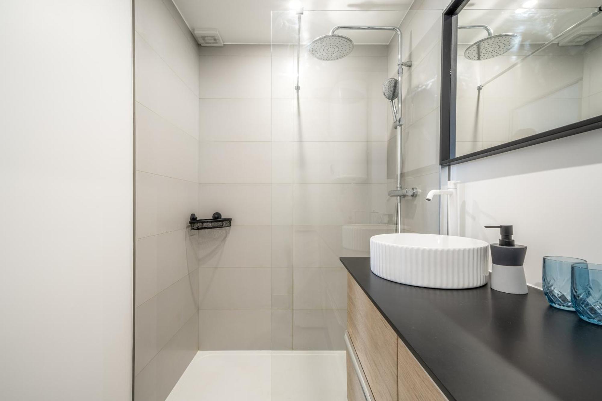 Le Versailles Soleil Classe 3 Etoiles Charme & Vue Chapelle Royale Екстериор снимка